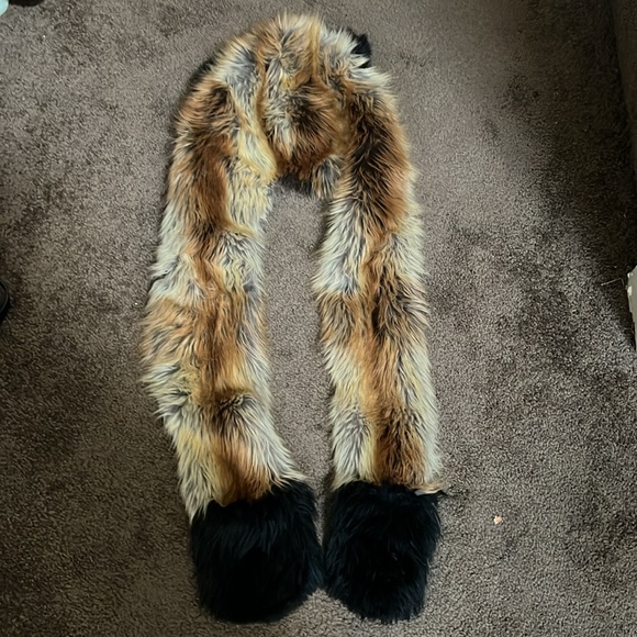 Spirit Hood Fox - Picture 4 of 4